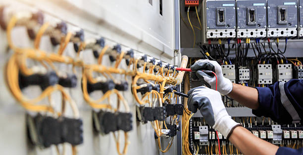 Professional Electrician technician working in McGregor, FL